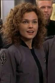Dizzee Flores (Dina Meyer) in Starship Troopers