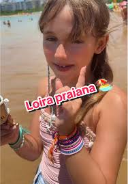 Loira De Short Jeans Renata Brasileira