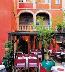 Que Faire A Lyon Notre Guide De Bonnes Adresses Pour Tout Ce Qu Il Faut Faire A Lyon Elle Que Faire A Lyon Vieux Lyon Visiter Lyon