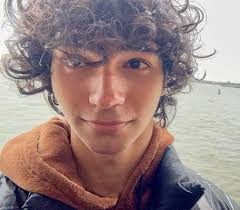 Only Murders in the building · 377M threads