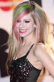 And avril lavigne was sure to turn heads with her. Avril Lavigne S Hairstyles Hair Colors Steal Her Style Page 2