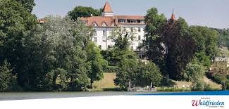 Dort werden die mütter und väter im alltag von pädagogischen fachkräften gecoacht. Ads Rehakliniken