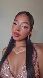 Trigueña Morena Con Lentes