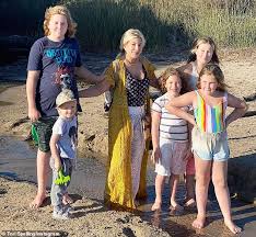 Spelling added a photo of herself and mcdermott. Tori Spelling Shares A Snap With Her Kids To Her Instagram Account Hot Lifestyle News