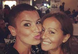 «sto molto bene con me stessa. Alessandra Amoroso Come Due Gemelle Ecco Chi E L Amata Sorella