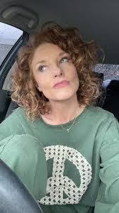 Leann Leon's Instagram, Twitter & Facebook