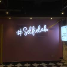 Pretty cool place for indoor photography and people who love being being photographed. Hotlink Selfie Museum Bukit Bintang Kuala Lumpur Kuala Lumpur