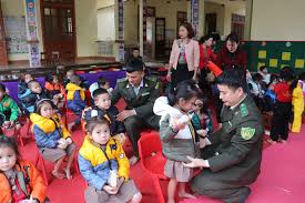 PHO - Chi đoàn thanh niên BQL Khu BTTN Pù Hoạt tích cực tham gia các hoạt  động Chương trình Mùa đông ấm - Xuân yêu thương năm 2024