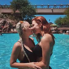 Pin On Girls Kiss Girls