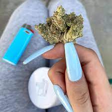New nails new nug :) : r/weed