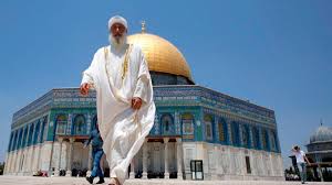 Quite possibly, it sits on the site of the very first mosque built in jerusalem in 638. Israeli Settlers Break Into Al Aqsa Mosque Compound In Jerusalem The National