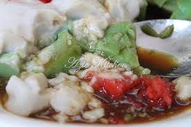 This tasty food is not only attracted the locals but as well as the outsiders. Kuih Lompat Tikam Resepi Bonda Azie Kitchen