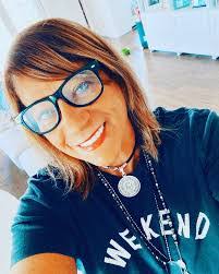 Laurie Lott's Instagram, Twitter & Facebook