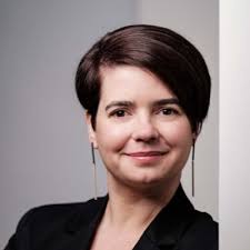 Clara Lemos's Instagram, Twitter & Facebook