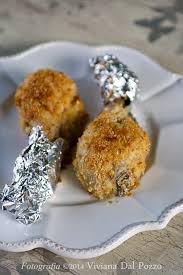 ( se si tratta di fusi di condire il di pollo con un filo d' olio extra vergine d'oliva e cospargerli con il rimanente pangrattato aromatizzato. Fusi Di Pollo Alle Mandorle Rustichic Cosa Ti Preparo Per Cena