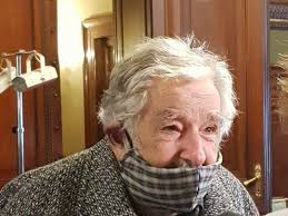 Il presidente uruguaiano josé mujica cordano dà in beneficenza il 90% del suo stipendio mensile josé pepe mujica, padre basco, madre di origini piemontesi, (pepe è il vecchio nome di battaglia di. Mujica El Problema De La Argentina Es Que Parece Que Andan En Barcos Distintos Pero Es El Mismo