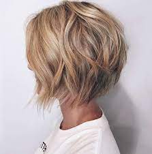 Le Balayage Blond La Tendance La Plus Populaire De L Ete Coiffures Mode Et Beaute Zenidees Coupe De Cheveux Cheveux Courts Fillette Coupe De Cheveux Tendance