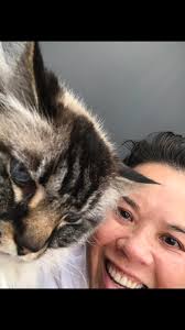 BODY LANGUAGE EXPERT