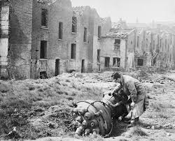 Le site seconde guerre mondiale rend hommage aux aviateurs alliés qui ont combattu pour la libération de l'europe pendant la seconde guerre mondiale. Philharmonie A La Demande L Angleterre Au Lendemain De La Seconde Guerre Mondiale