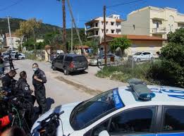 Η αγγελική νικολούλη δεν αποκάλυψε τόποτα. Glyka Nera Ta Nea Stoixeia Gia To Skoyro Ypopto Aytokinhto Kai H Perigrafh Toy Arxhgoy Koinwnia News 24 7