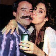 Todas las noches georgina barbarossa se enfrenta al desafío y a la adrenalina de ser vilma luxor en un estreno o un velorio. Georgina Barbarossa Mi Marido Era Tan Prolijo Que Se Murio El Dia De Los Muertos
