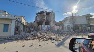 Ο σεισμός αρχικά είχε μέγεθος 5,2 ρίχτερ αλλά σύμφωνα με την αυτόματη λύση. Samos Seismos Metaseismoi 3 Tsoynami Traymatismoi Zhmies Se Spitia Dromoys Skai