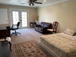 Bedroom and bathroom direction as per vastu. Huge Private Master Bedroom W Full Private Bathroom Jacuzzi Bath Tv Wifi Ac Private Fridge Private Room Entrance Carson Updated 2021 Prices