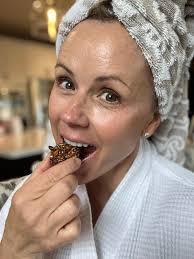 ad With the exception of a few spilled oats (and yes, that was for real. I  am a horrible actress for anyone thinking that was planned!) during my last  baking attempt, it