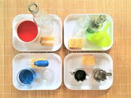 Diy Atelier Transvasement D Eau 4 Activites Pour Continuer Www Cespetiteschosesdelavi Diy Pour Enfants Activites De Motricite Fine Activites De Motricite
