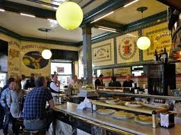 Place For Coffee Live Style Lovers In Biscaye Spain Cafe Iruna Bilbao Colon De Larreategui Restaurants Interieur Design Basque
