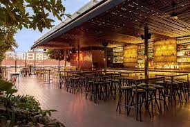 Best Rooftop Bars In Singapore Best Rooftop Bars Rooftop Restaurant Rooftop Bar