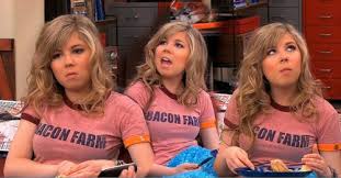 Zwischen den freundinnen kommt es zu einem heftigen streit. Bacon Farm Icarly Nickelodeon Icarly Penny Tees Nickelodeon