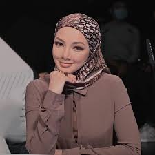 Neelofa jawab gosip cinta dengan pu riz. Neelofa Fashion Hijab Fashion Beautiful Hijab