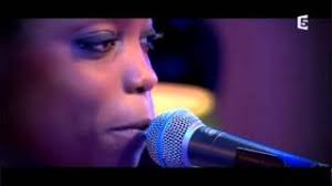 It was released in july 1988 as the fourth single from his album entre gris clair et gris foncé, on which it features as the sixth track in an extended version. Let S Talk About Love Feat Zaz Von Irma Laut De Song