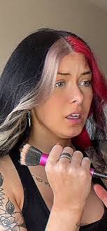 Veronica Heck's Instagram, Twitter & Facebook