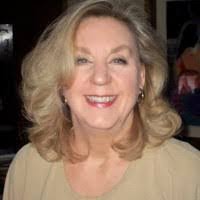 Beth Munson's Instagram, Twitter & Facebook