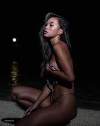 Amber Abara Nude and Sexy Photo Collection - Fappenist