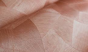 Facet Een rijk vinylbehang met een geometrisch facet patroon. facet