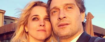 La coppia si è infatti sposata per la seconda volta dopo il primo matrimonio top secret celebrato in america alla fine dello scorso anno. Francesca Barra Su Claudio Santamaria Una Donna Non Deve Giustificarsi Per L Inizio O La Fine Di Un Amore Tvzap