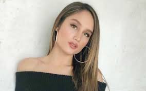 Kumpulan Artikel Gosip dan Berita Cinta Laura, Grup 4 Hal 3