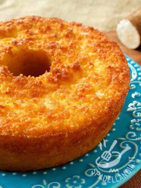 Bolo de mandioca (dolce di manioca)