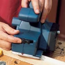 Conseils D Utilisation D Un Rabot Electrique En 2020 Outillage Electroportatif Outillage Rabot