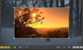 You can click on the end or beginning of a clip and drag it to shorten or lengthen it. Premiere Pro Cs6 Moving Images And Effect Controls Larry Jordan