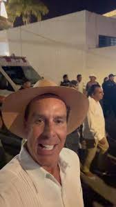 Ayer acompañé a mi primo hermano Adrián Quiroz “ZAPOTE” Presidente  Municipal de Tizimin y a su esposa Lina Fernández Presidenta del DIF  Municipal a la siembra del Ceibo en el ruedo para