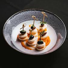 With tomato and mozzarella, cheese and pineapple, and prawn and cucumber options, they're perfect. Canapes 6 Varieties Chefin
