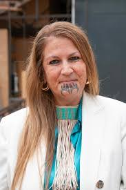 Melody Nixon's Instagram, Twitter & Facebook