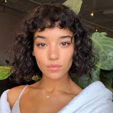 La Mini Frange Bouclee Pinterest Curly Hair Photos Thick Hair Styles Curly Hair Styles