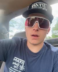 Rob Rion (@the.robertrion) • Instagram photos and videos