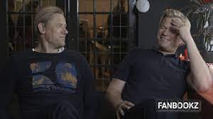 Exclusive clip of peter schmeichel and oliver kahn. Oliver Kahn Peter Schmeichel Sprechen Uber Torwarte Das Champions League Finale 1999 Teil 5 Youtube