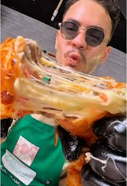 ‏توريقة عمل الفطيرة رول و خلاها كاچول😉🔥🔥